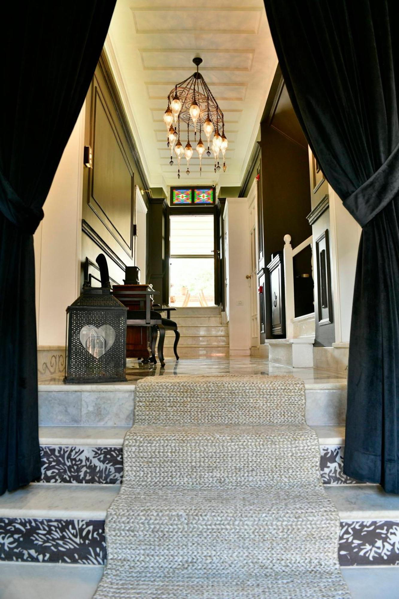 Siyah Lale Cunda 1841 (Adults Only) Hotel ไอวาลิค ภายนอก รูปภาพ