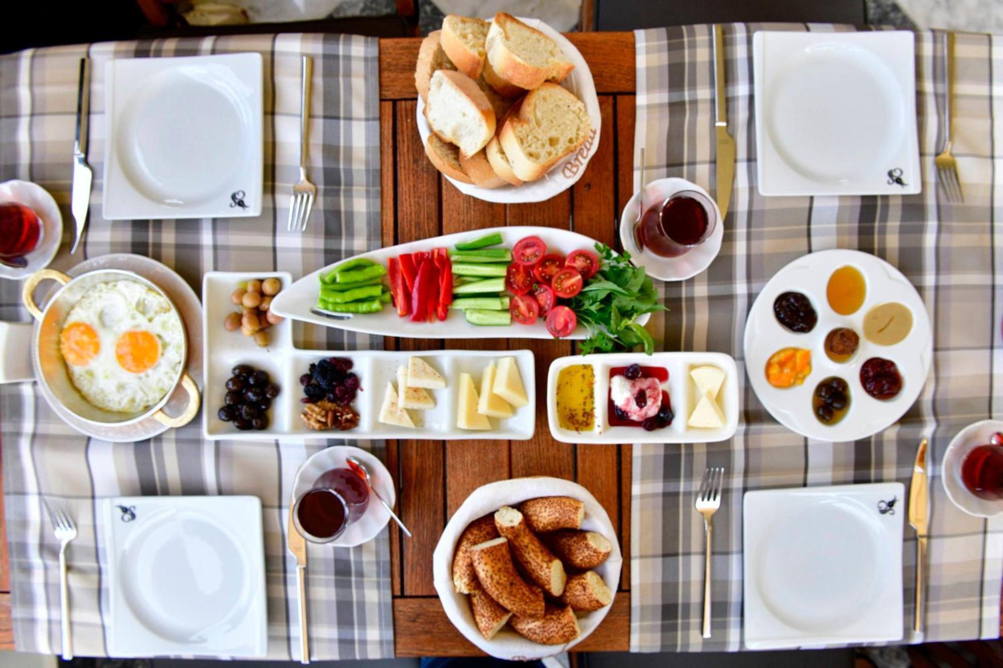 Siyah Lale Cunda 1841 (Adults Only) Hotel ไอวาลิค ภายนอก รูปภาพ