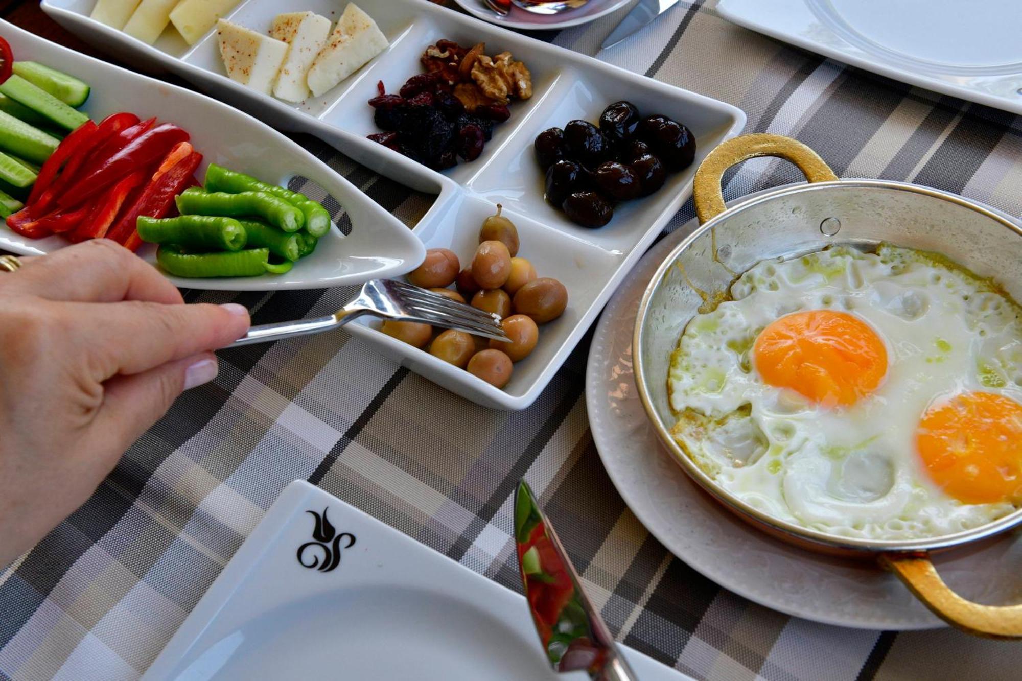 Siyah Lale Cunda 1841 (Adults Only) Hotel ไอวาลิค ภายนอก รูปภาพ