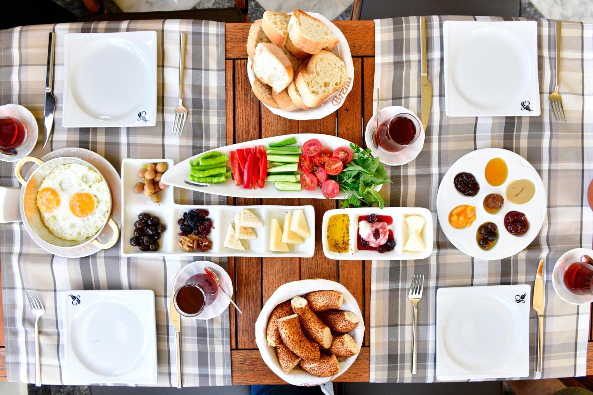 Siyah Lale Cunda 1841 (Adults Only) Hotel ไอวาลิค ภายนอก รูปภาพ