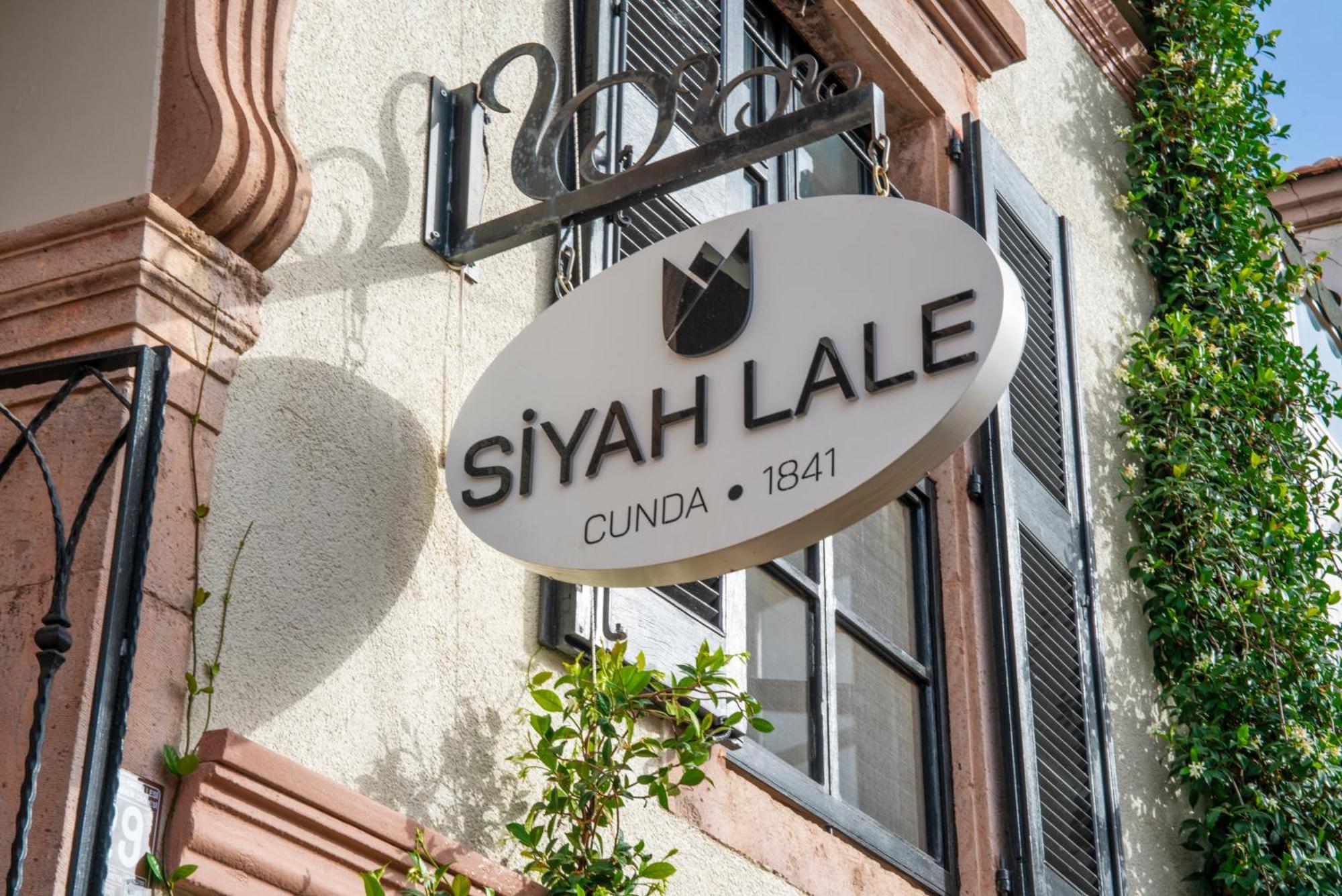 Siyah Lale Cunda 1841 (Adults Only) Hotel ไอวาลิค ภายนอก รูปภาพ