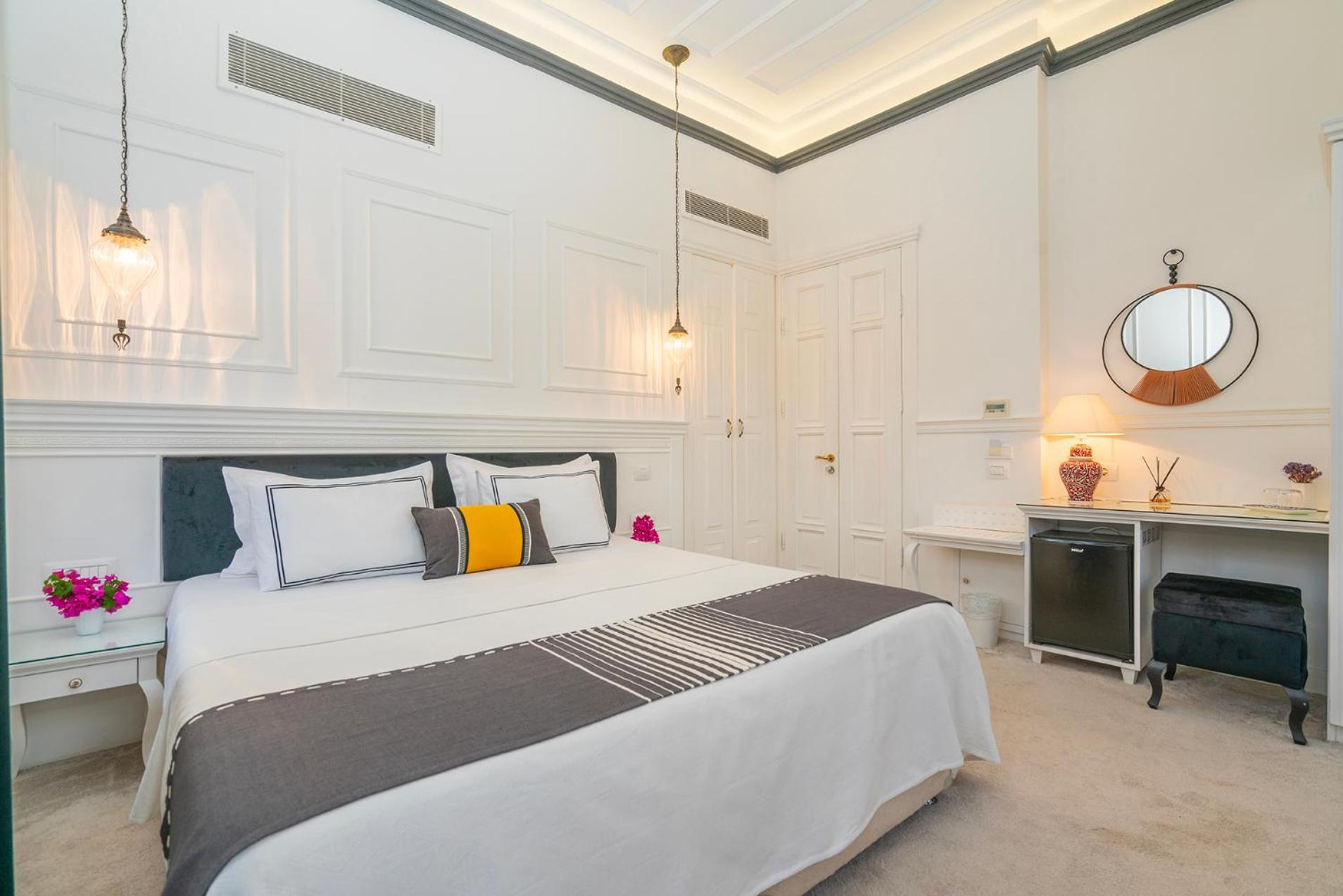 Siyah Lale Cunda 1841 (Adults Only) Hotel ไอวาลิค ภายนอก รูปภาพ