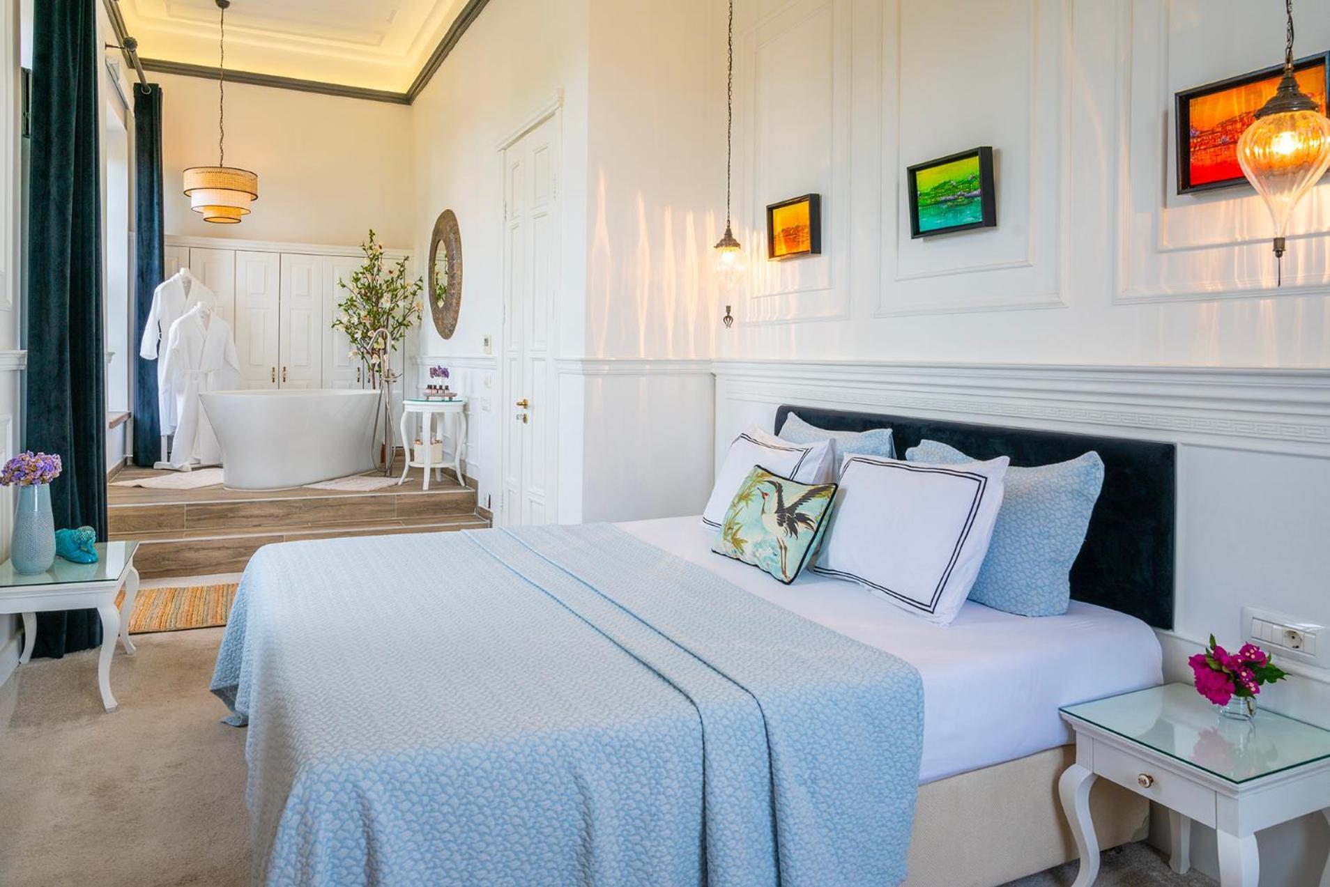 Siyah Lale Cunda 1841 (Adults Only) Hotel ไอวาลิค ภายนอก รูปภาพ