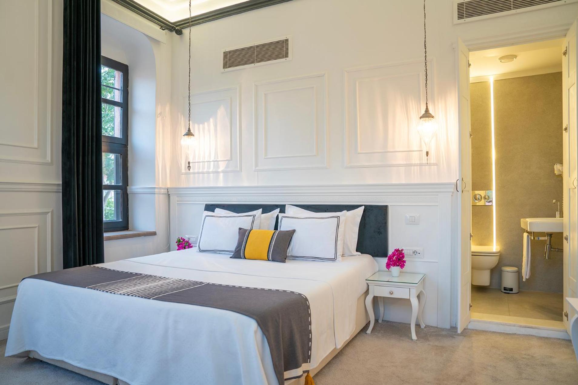 Siyah Lale Cunda 1841 (Adults Only) Hotel ไอวาลิค ภายนอก รูปภาพ