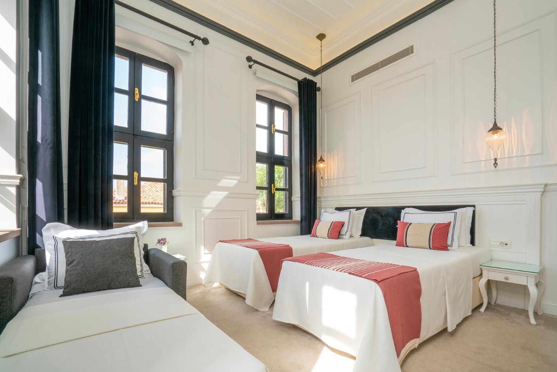 Siyah Lale Cunda 1841 (Adults Only) Hotel ไอวาลิค ภายนอก รูปภาพ