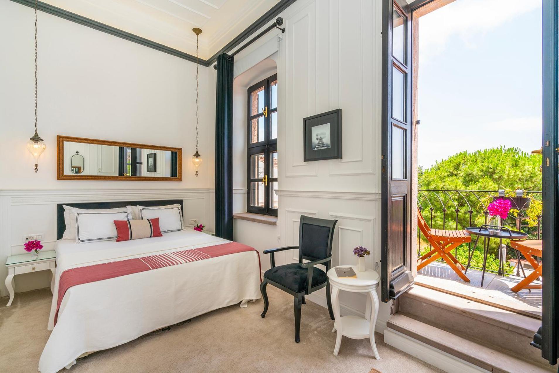 Siyah Lale Cunda 1841 (Adults Only) Hotel ไอวาลิค ภายนอก รูปภาพ
