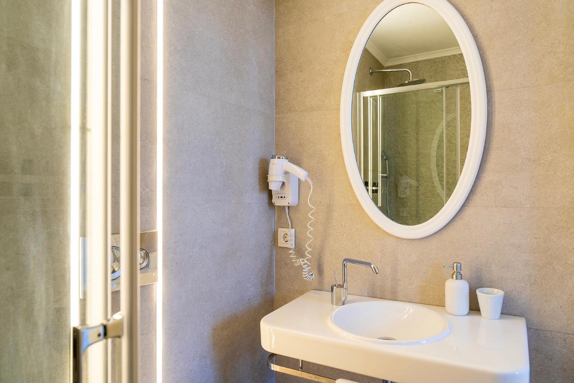 Siyah Lale Cunda 1841 (Adults Only) Hotel ไอวาลิค ภายนอก รูปภาพ
