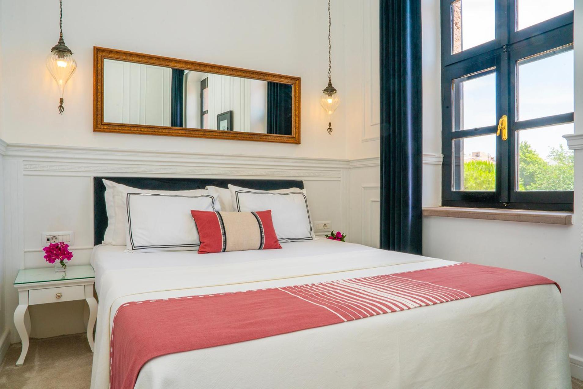 Siyah Lale Cunda 1841 (Adults Only) Hotel ไอวาลิค ภายนอก รูปภาพ