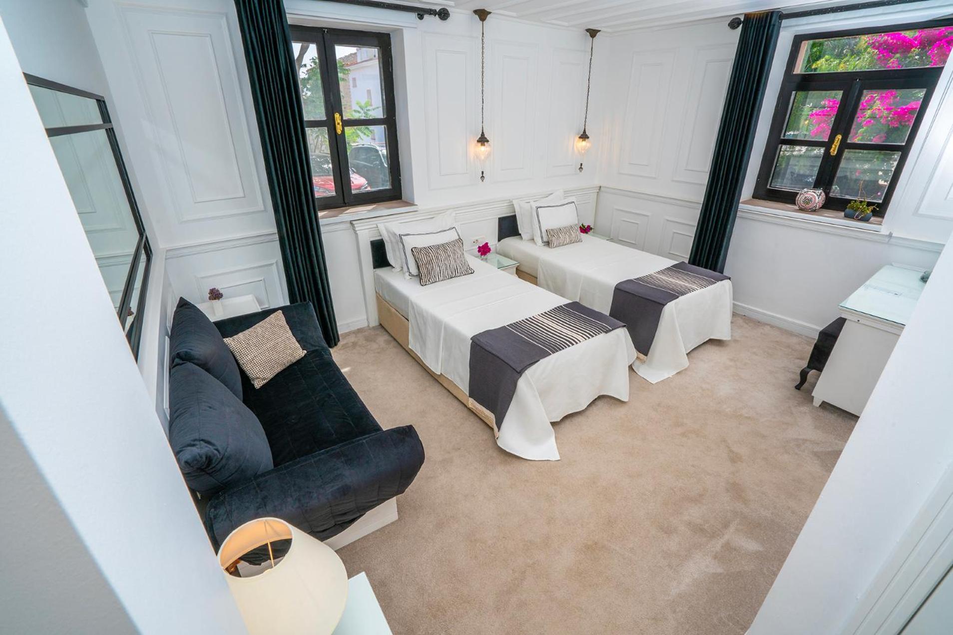 Siyah Lale Cunda 1841 (Adults Only) Hotel ไอวาลิค ภายนอก รูปภาพ