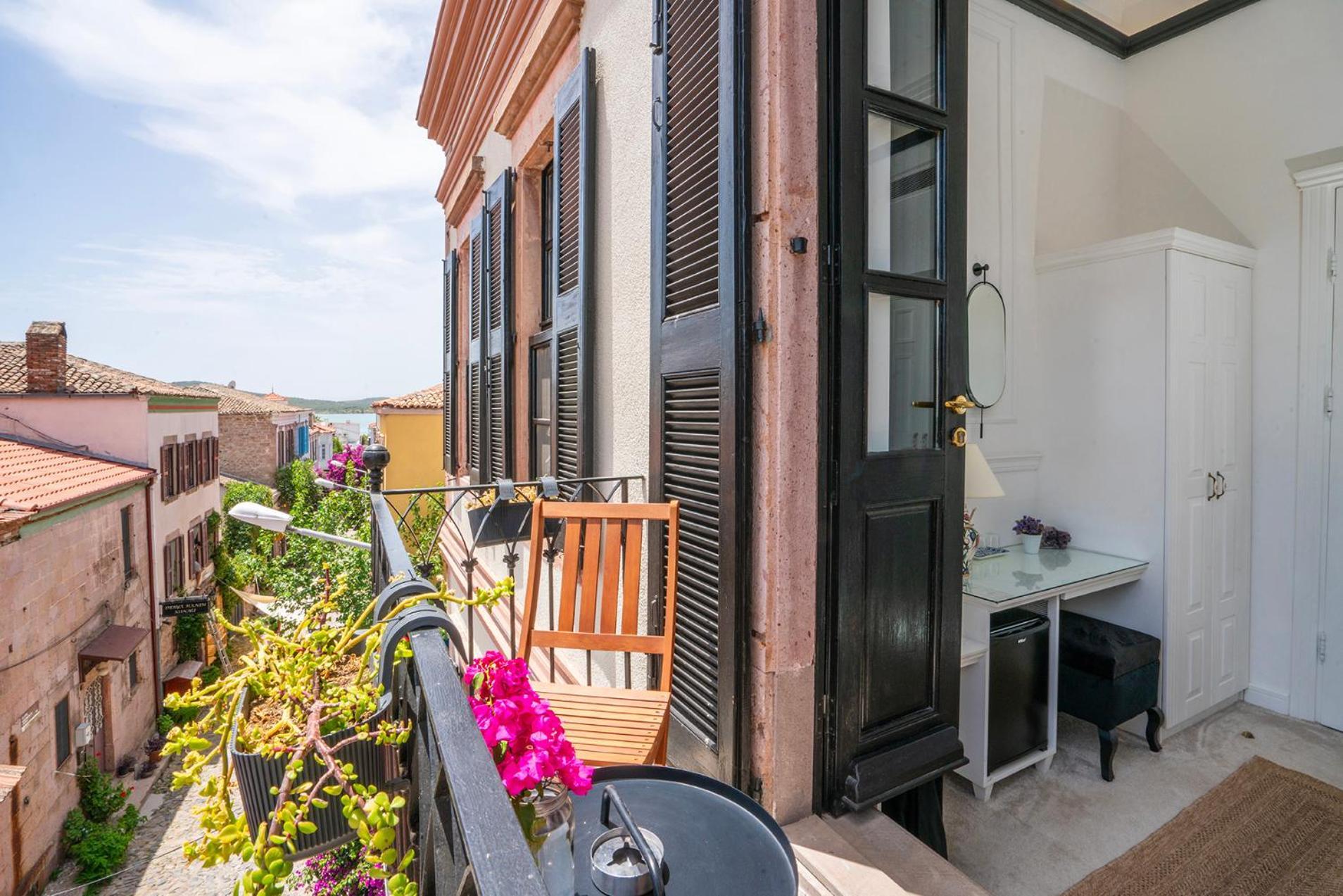 Siyah Lale Cunda 1841 (Adults Only) Hotel ไอวาลิค ภายนอก รูปภาพ